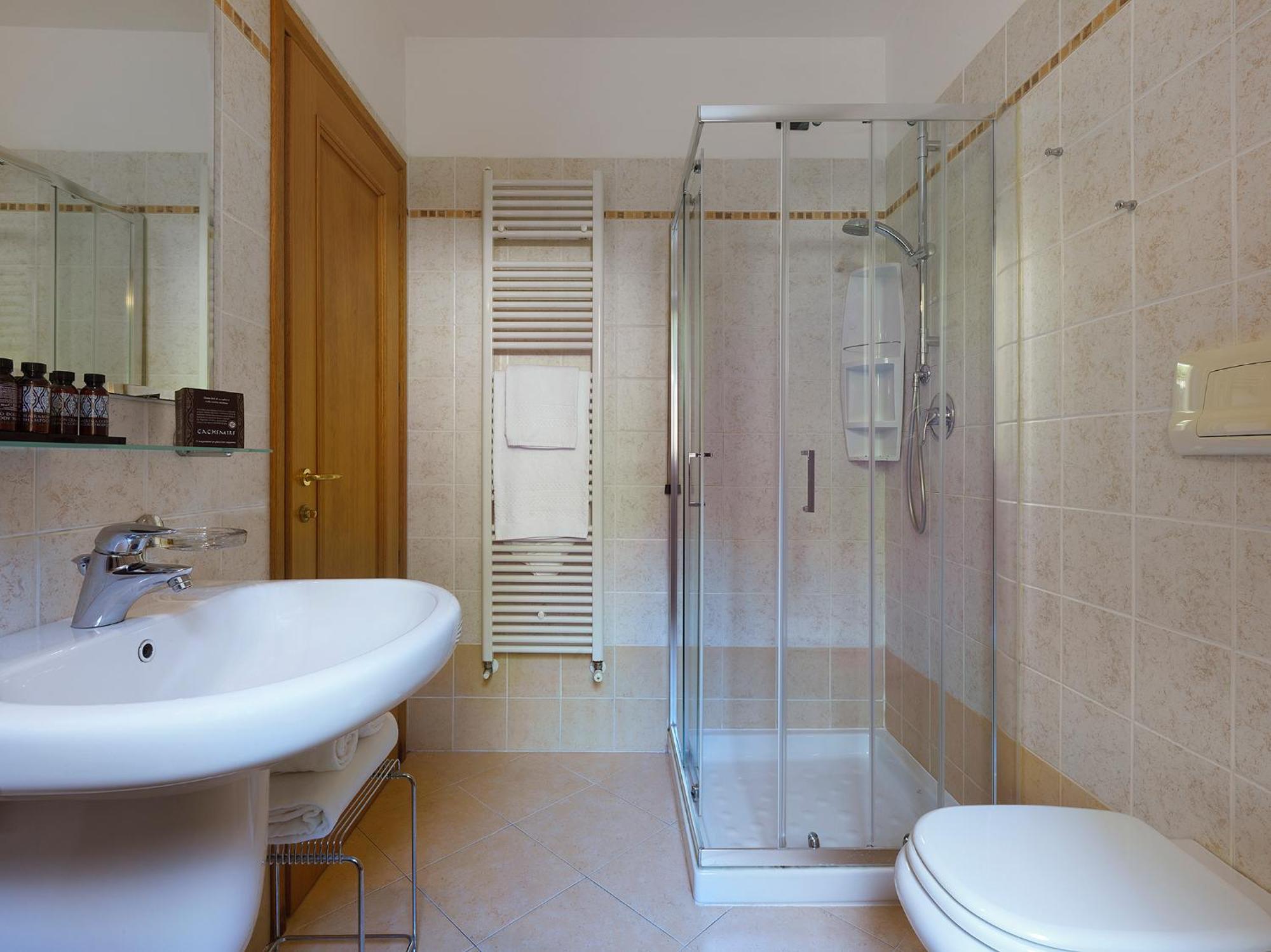 Residence Besass, Gtsgroup ติญญาเล ภายนอก รูปภาพ